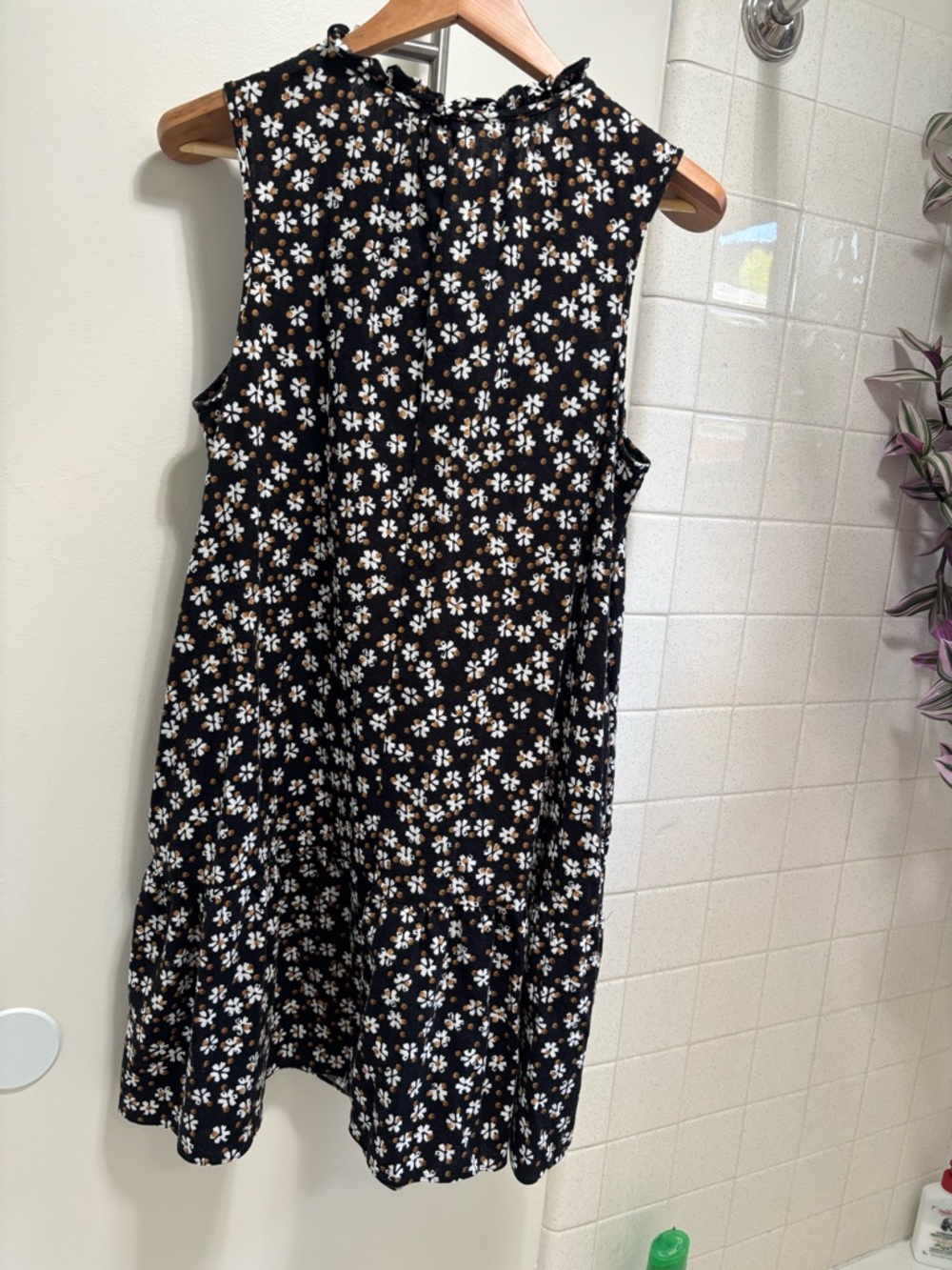 Black Floral Midi Dress Size OX Size 12P White Floral Artsy Feminine Summer - Picture 2 of 9